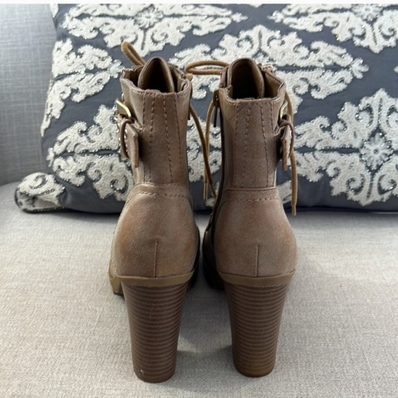 G by Guess Size 8 GGGimmy Tan Laced Up Heeled Ankle Booties - Picture 4 of 16